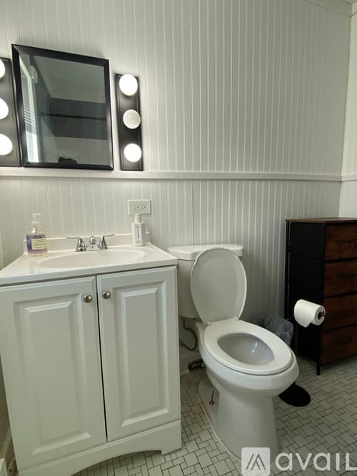 Evanston Apartment: 730 Wesley Avenue