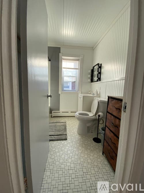 Evanston Apartment: 730 Wesley Avenue