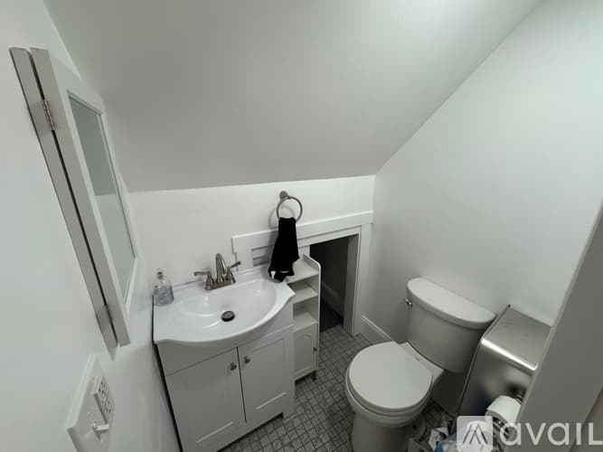Somerville Apartment: 11 Burnham St