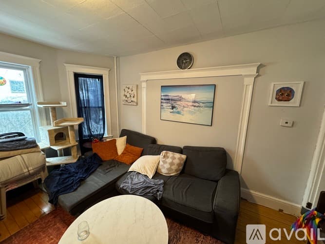 Somerville Apartment: 11 Burnham St