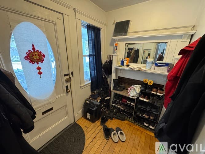 Somerville Apartment: 11 Burnham St
