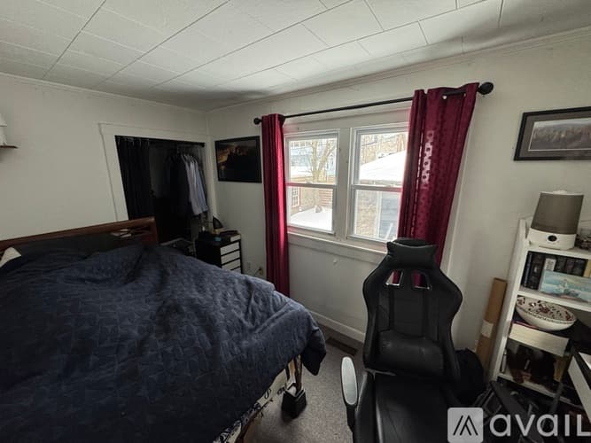 Somerville Apartment: 11 Burnham St