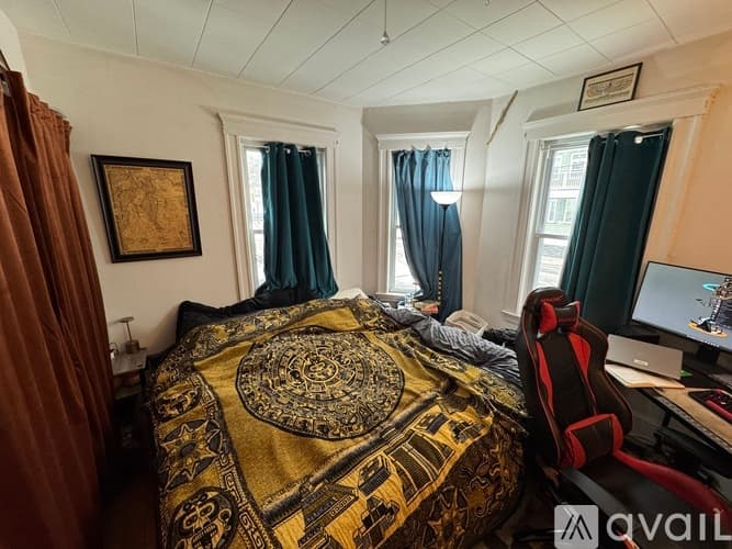 Somerville Apartment: 11 Burnham St