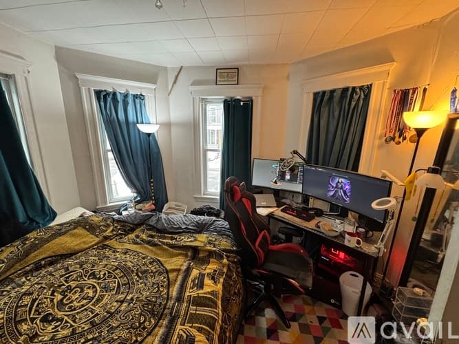 Somerville Apartment: 11 Burnham St