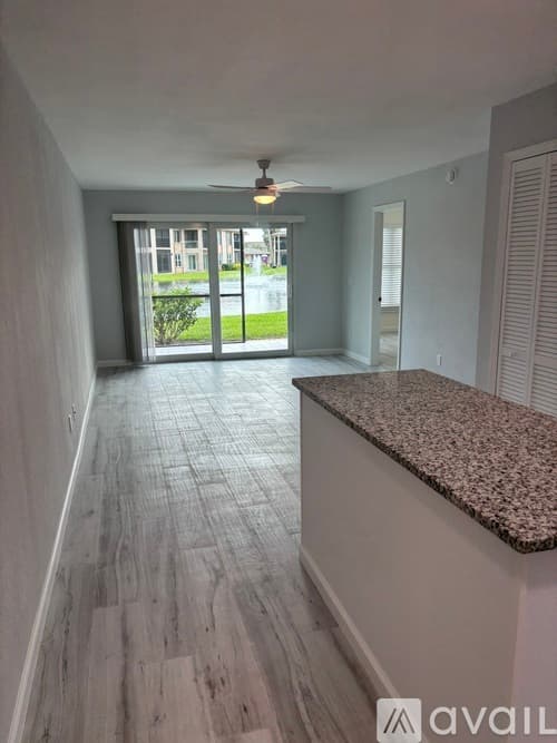 Fort Myers Condo: 16881 Davis Rd