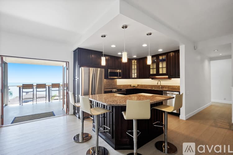 Malibu Condo: 18101 Coastline Drive