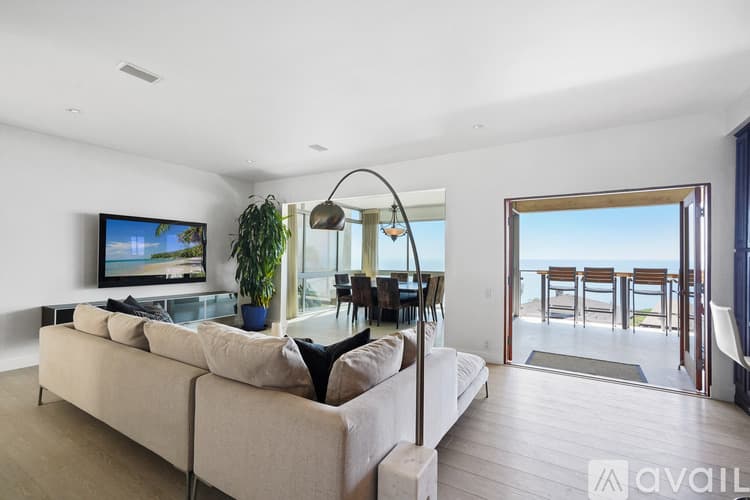 Malibu Condo: 18101 Coastline Drive