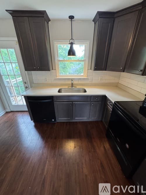 Signal Mountain Apartment: 1010 Ridgeway Avenue