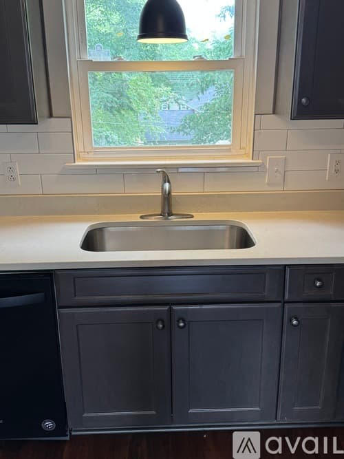 Signal Mountain Apartment: 1010 Ridgeway Avenue