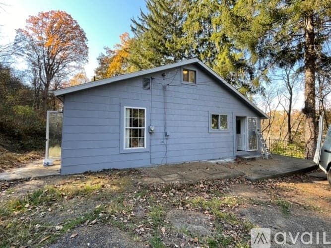 Monroeville House: 4860 William Penn Highway