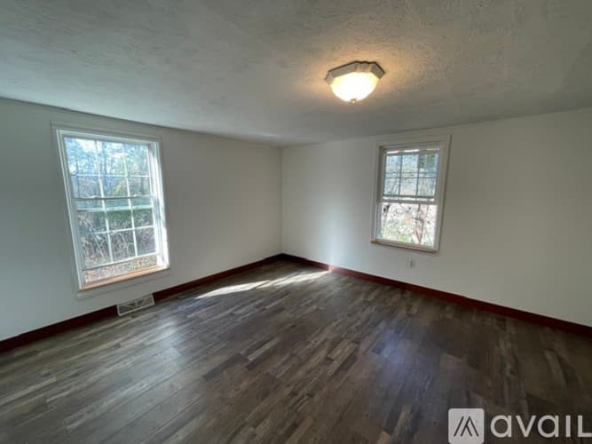 Monroeville House: 4860 William Penn Highway