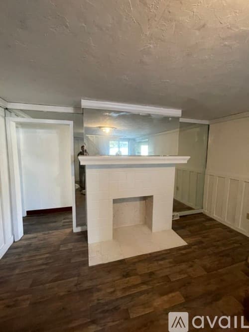 Monroeville House: 4860 William Penn Highway
