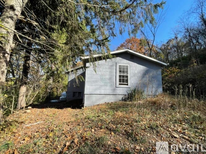Monroeville House: 4860 William Penn Highway