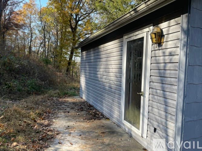 Monroeville House: 4860 William Penn Highway