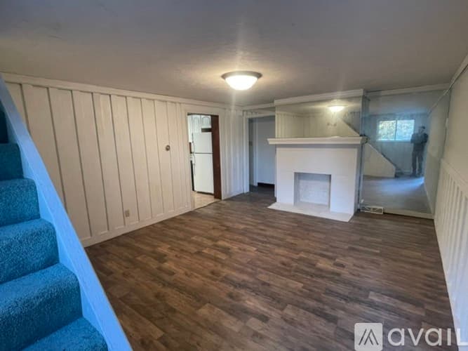 Monroeville House: 4860 William Penn Highway