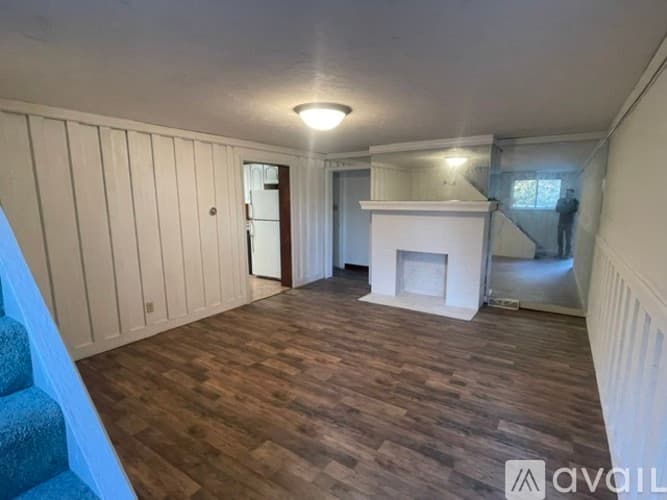 Monroeville House: 4860 William Penn Highway