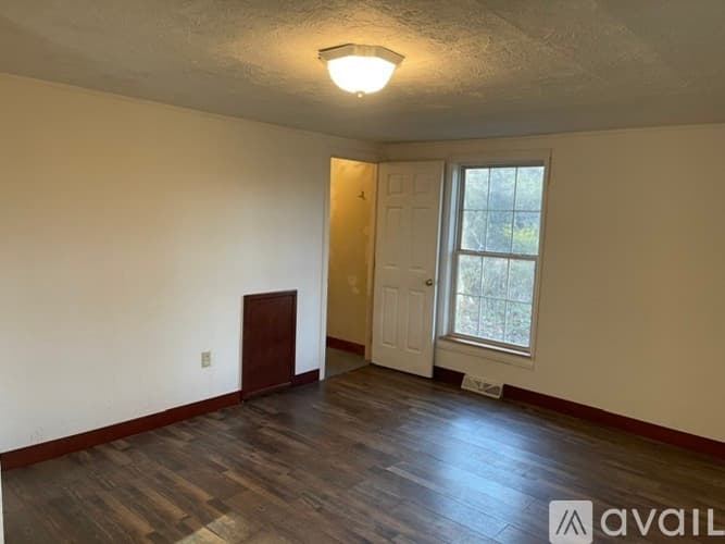 Monroeville House: 4860 William Penn Highway