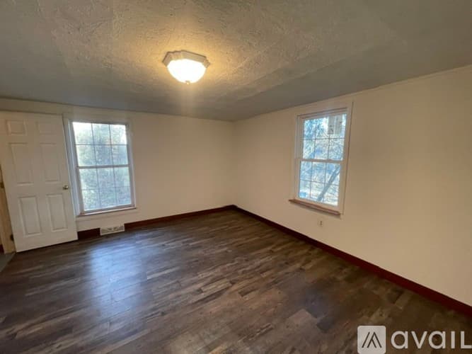 Monroeville House: 4860 William Penn Highway