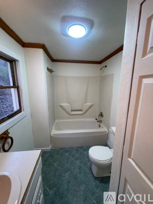 Monroeville House: 4860 William Penn Highway