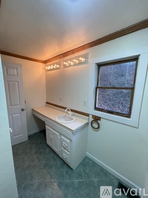 Monroeville House: 4860 William Penn Highway