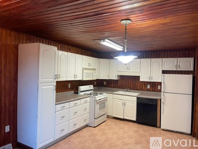 Monroeville House: 4860 William Penn Highway