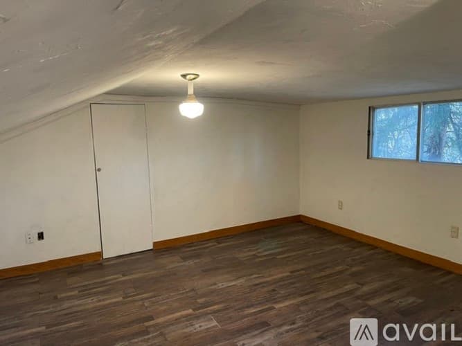 Monroeville House: 4860 William Penn Highway