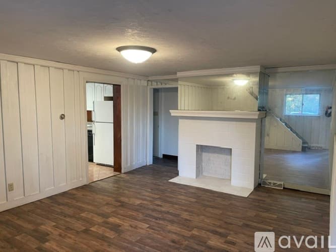 Monroeville House: 4860 William Penn Highway