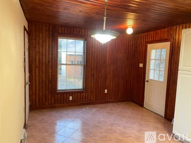 Monroeville House: 4860 William Penn Highway