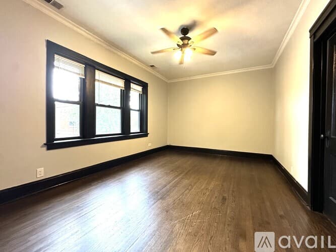 Chicago Apartment: 3502 08 W Grace St