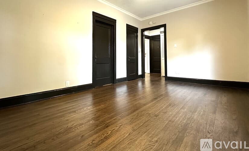 Chicago Apartment: 3502 08 W Grace St