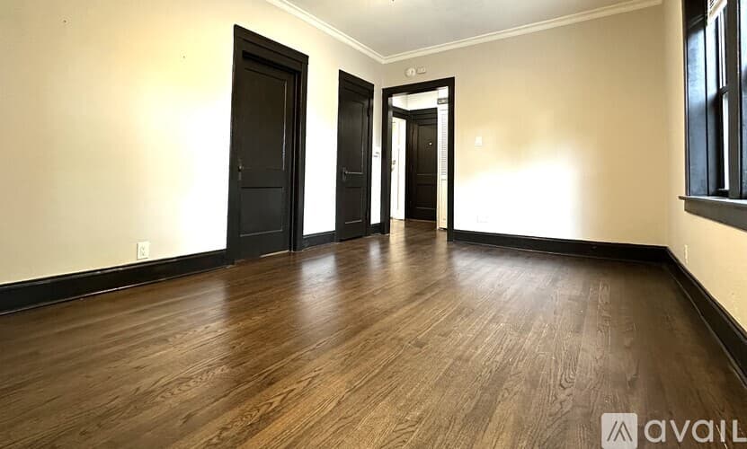Chicago Apartment: 3502 08 W Grace St