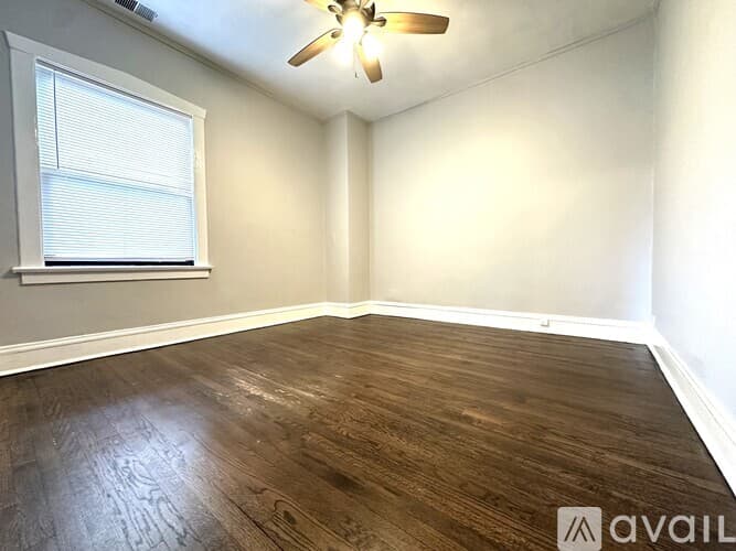 Chicago Apartment: 3502 08 W Grace St