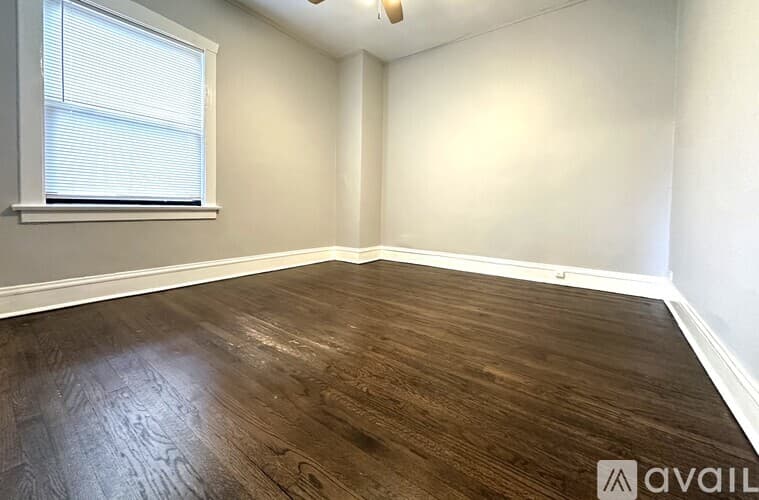 Chicago Apartment: 3502 08 W Grace St