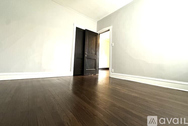 Chicago Apartment: 3502 08 W Grace St