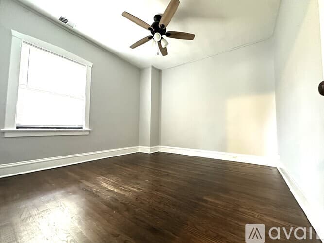 Chicago Apartment: 3502 08 W Grace St