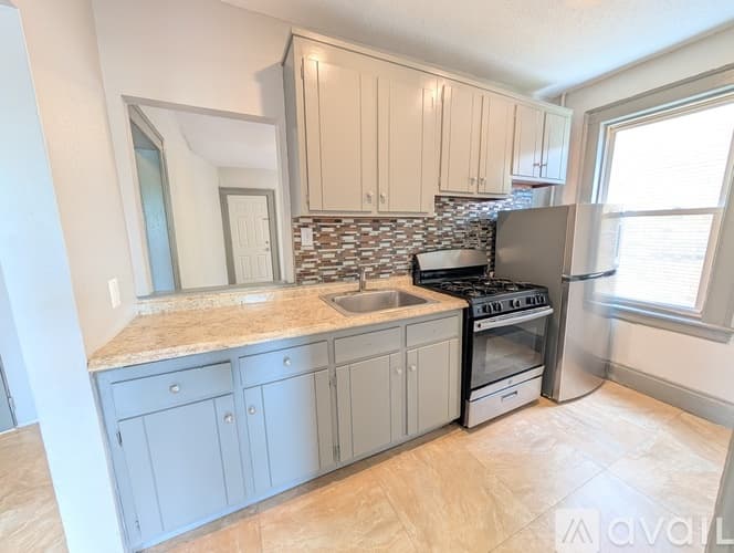 Hartford Apartment: 12 Groton St