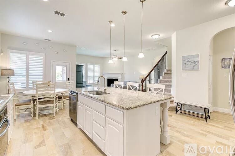 Aledo House: 144 Peace Pl