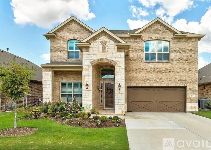 Aledo House: 144 Peace Pl