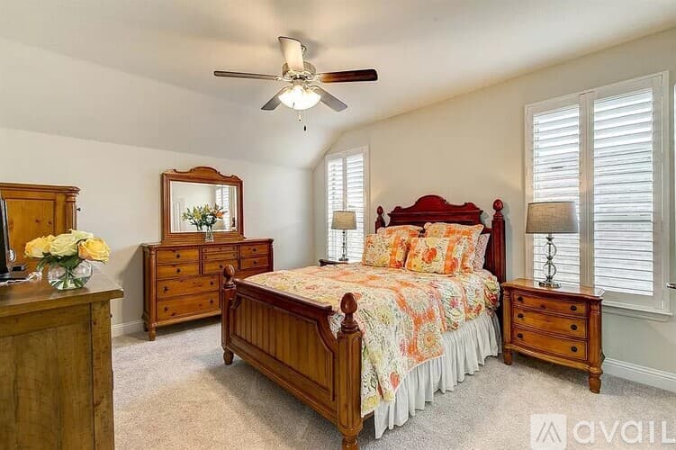 Aledo House: 144 Peace Pl