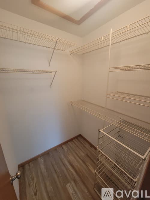 La Crosse Apartment: 2222 32nd St S