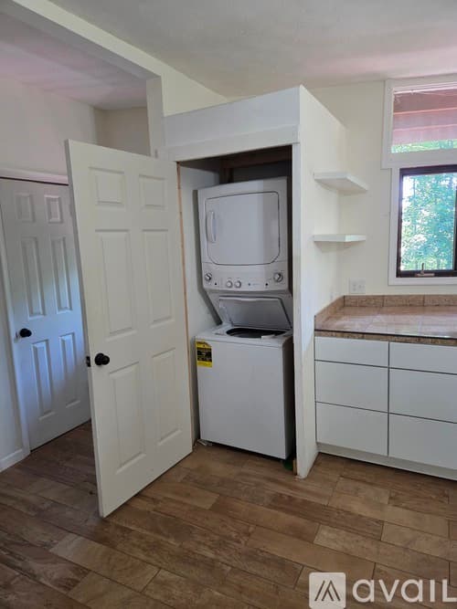 Mount Jackson Apartment: 8148 Supinlick Ridge Rd