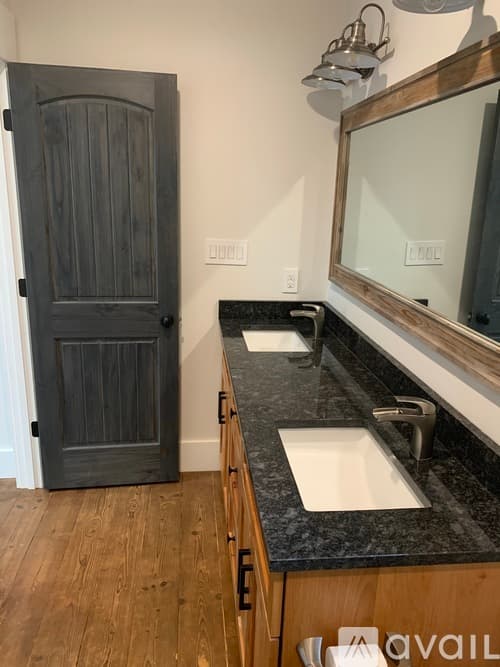Nebo Apartment: Bayshore Drive