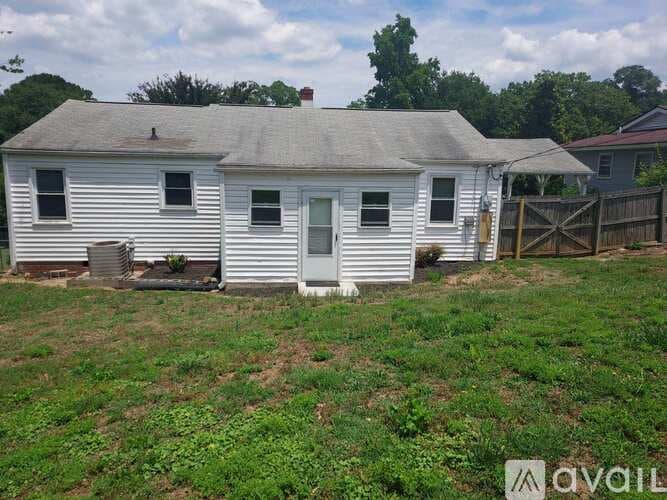 Spartanburg House: 813 Hillwood Avenue
