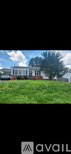 Spartanburg House: 813 Hillwood Avenue