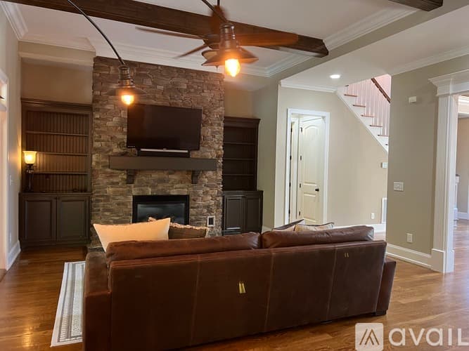 Wake Forest House: 4101 Heritage View Trail