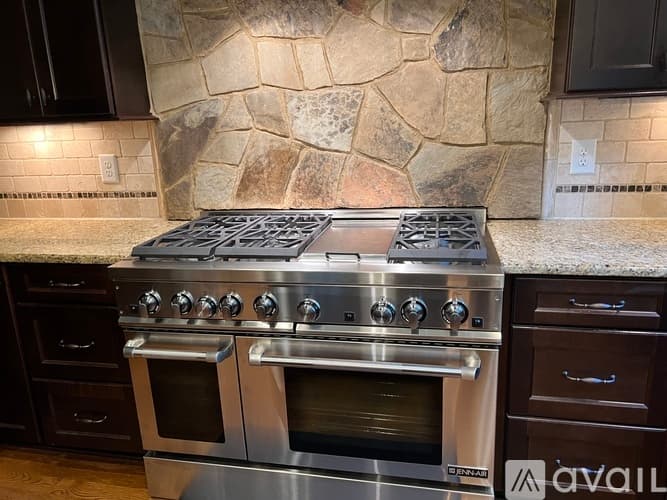 Wake Forest House: 4101 Heritage View Trail