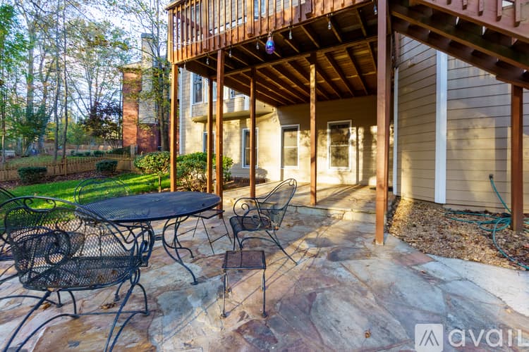 Alpharetta House: 495 Pine Bough Ct
