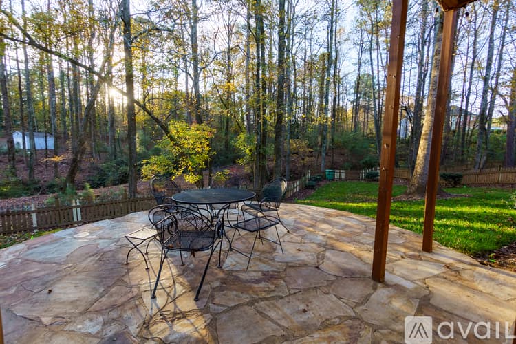Alpharetta House: 495 Pine Bough Ct