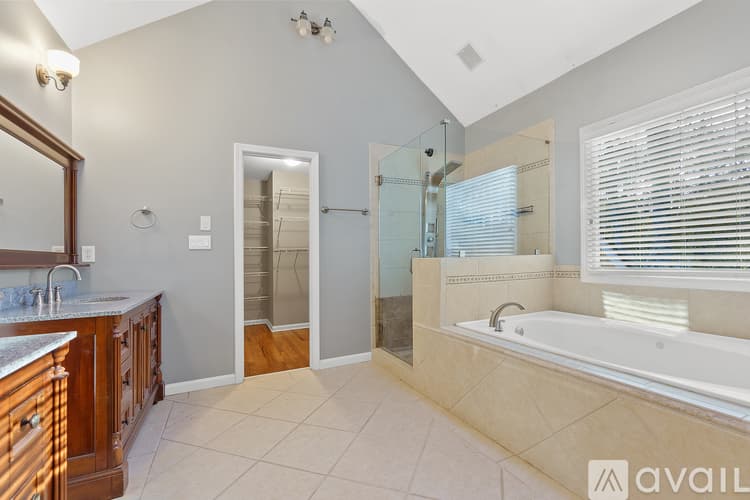 Alpharetta House: 495 Pine Bough Ct