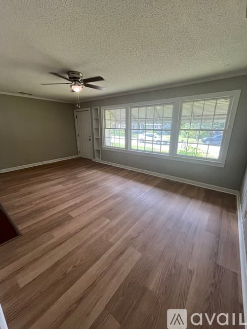 Statesboro House: 333 E Main St